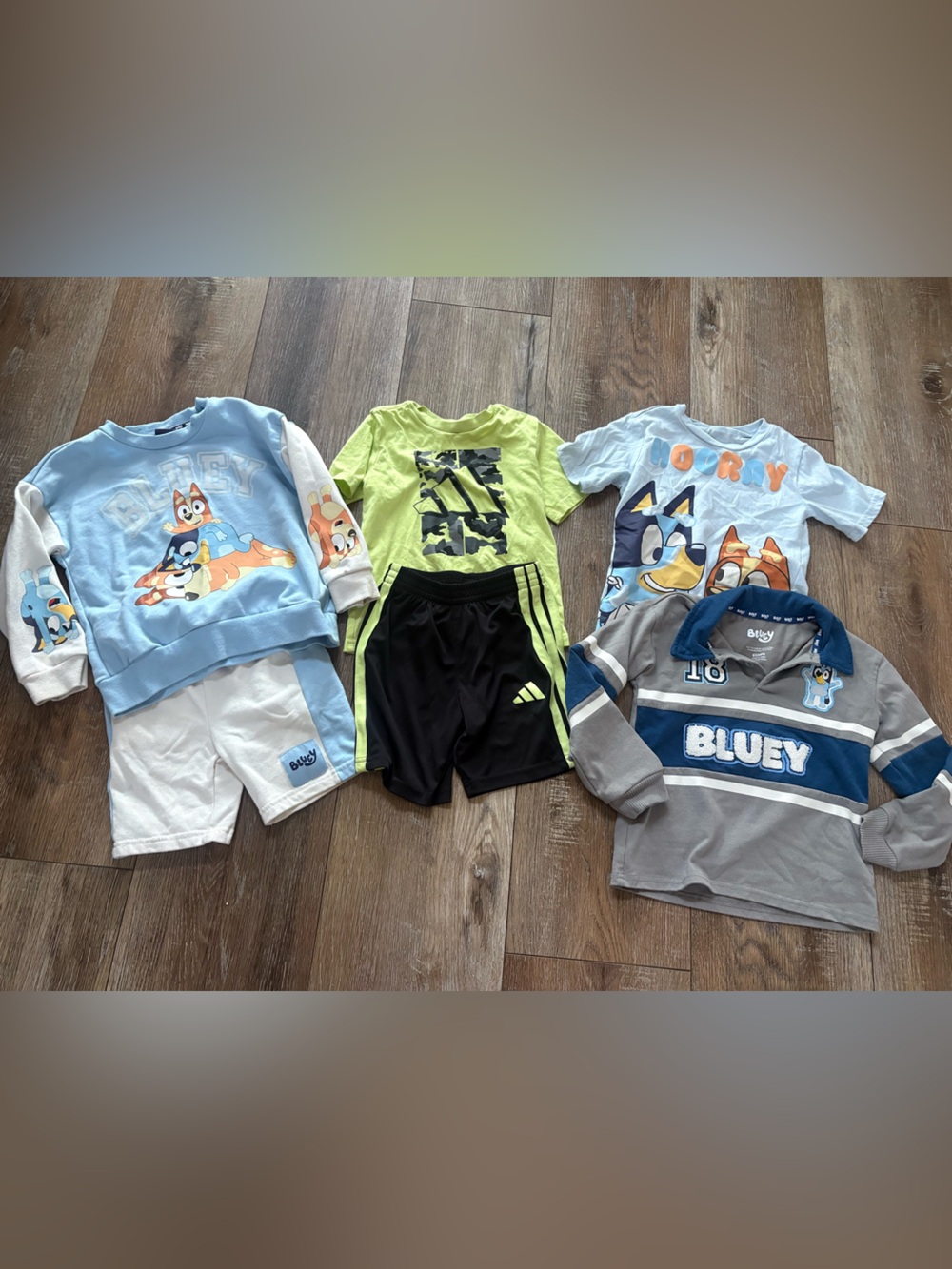 Bluey Boys size 5/6 Playwear Set - Light Blue, White, Lime, Black & Gray bundle